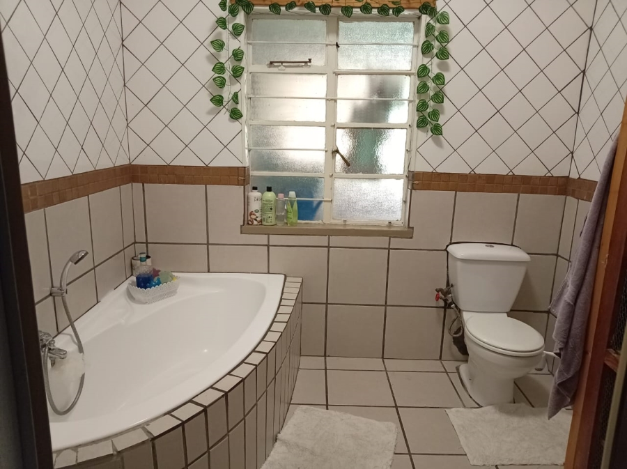 3 Bedroom Property for Sale in Kroonheuwel Free State